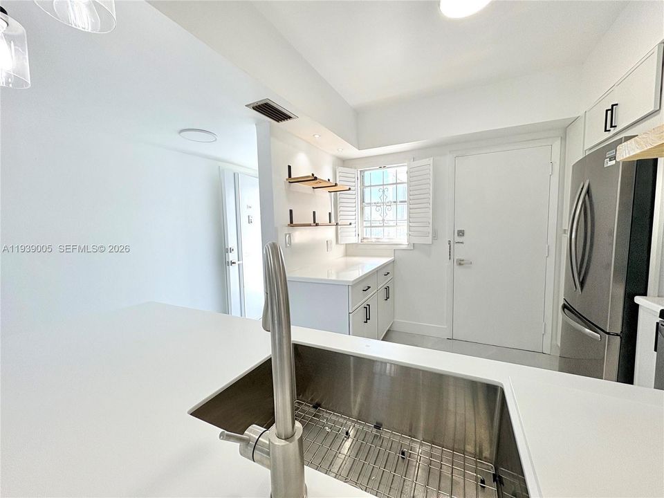 出租: $2,550 (2 贝兹, 2 浴室, 1115 平方英尺)