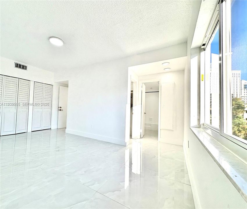 出租: $2,550 (2 贝兹, 2 浴室, 1115 平方英尺)