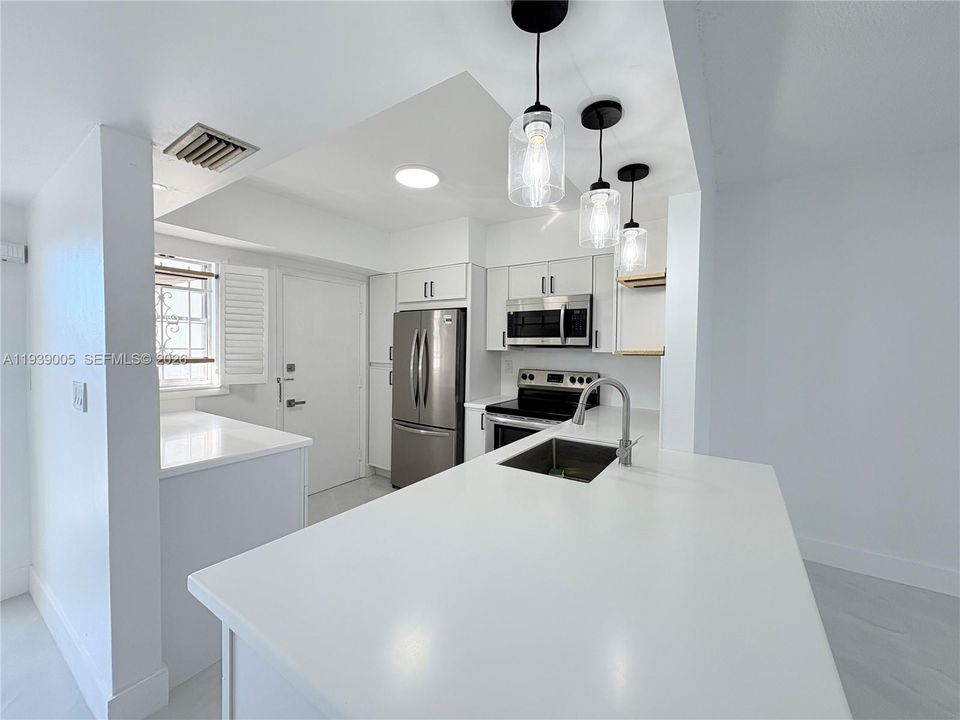 出租: $2,550 (2 贝兹, 2 浴室, 1115 平方英尺)