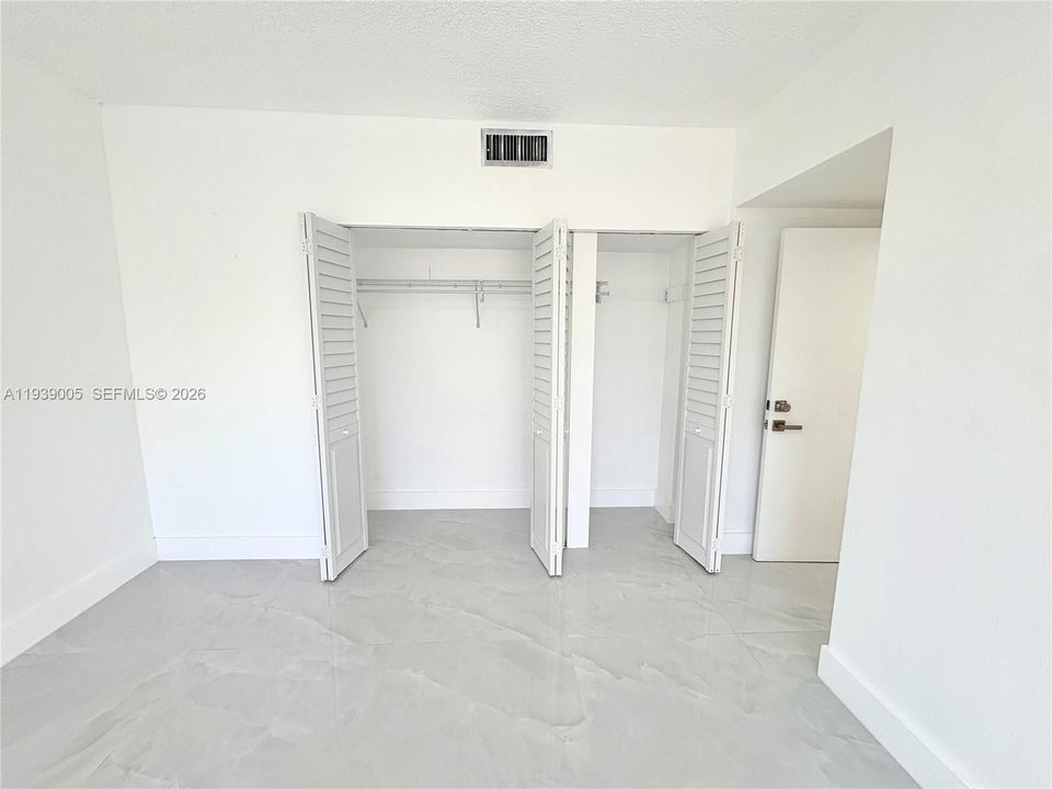 出租: $2,550 (2 贝兹, 2 浴室, 1115 平方英尺)