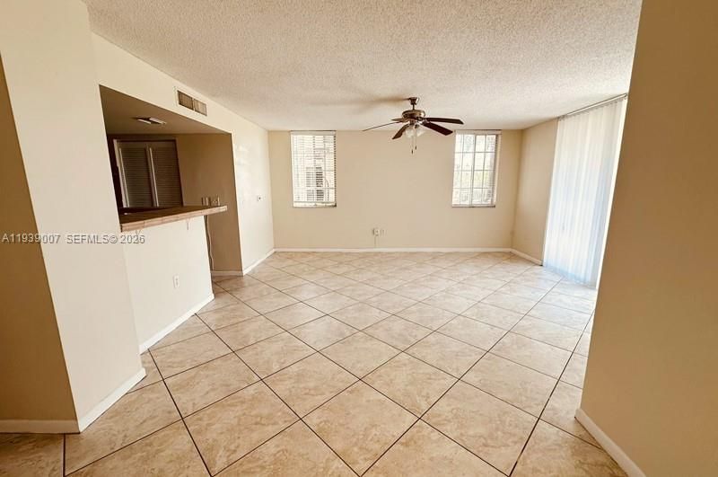 En Venta: $222,500 (2 camas, 2 baños, 1108 Pies cuadrados)