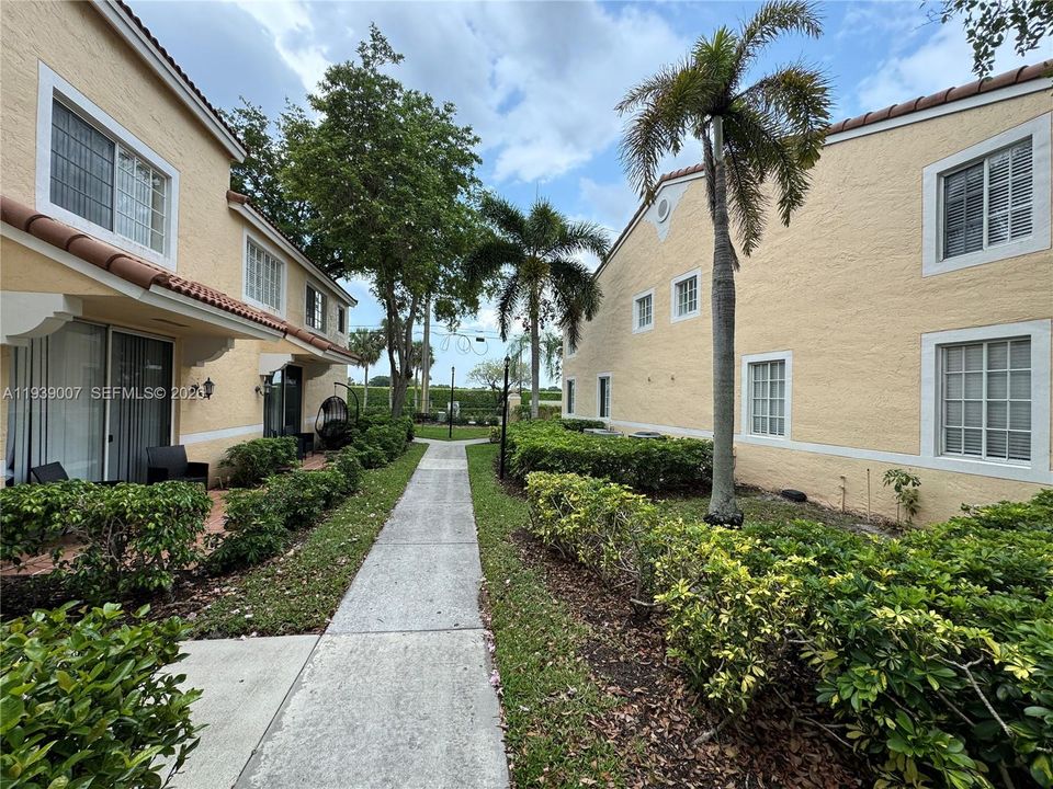 En Venta: $222,500 (2 camas, 2 baños, 1108 Pies cuadrados)