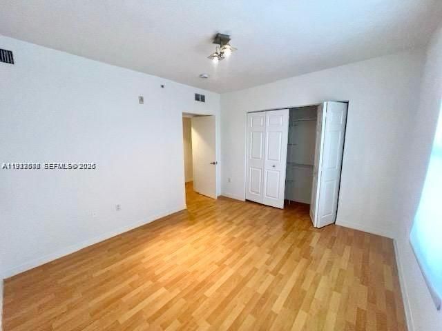 For Rent: $1,900 (2 beds, 1 baths, 693 Square Feet)