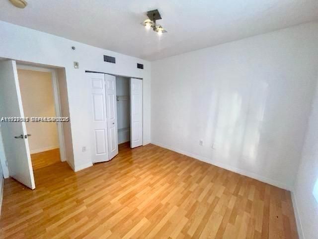 For Rent: $1,900 (2 beds, 1 baths, 693 Square Feet)