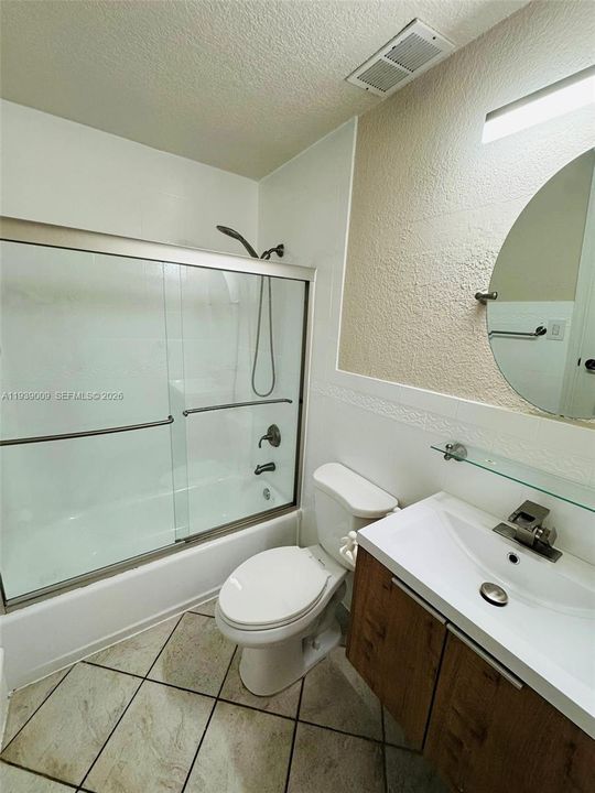 出租: $2,450 (3 贝兹, 2 浴室, 1052 平方英尺)