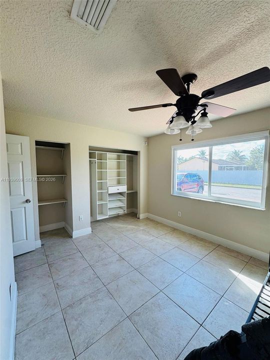 出租: $2,450 (3 贝兹, 2 浴室, 1052 平方英尺)