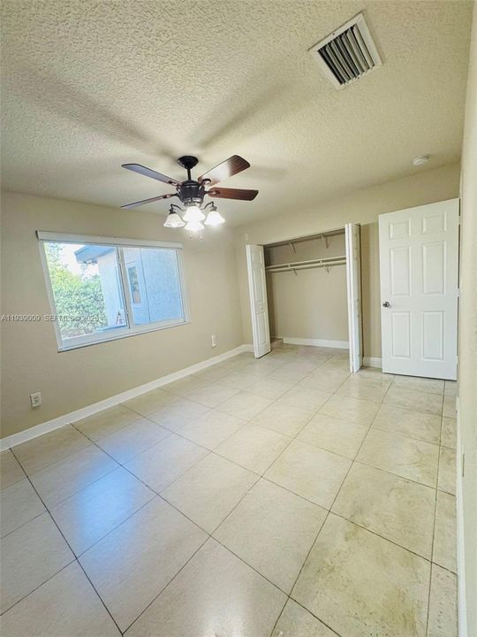 出租: $2,450 (3 贝兹, 2 浴室, 1052 平方英尺)