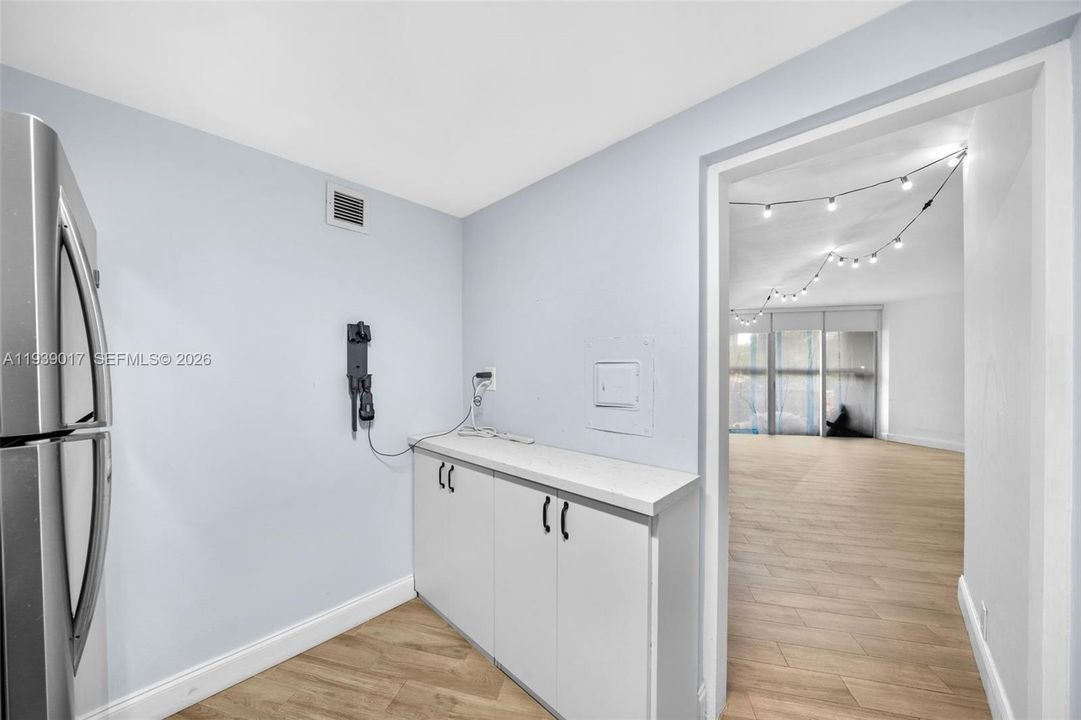 В аренду: $2,350 (0 спален, 1 ванн, 670 Квадратных фут)