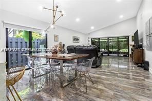 En Venta: $499,999 (2 camas, 2 baños, 1490 Pies cuadrados)