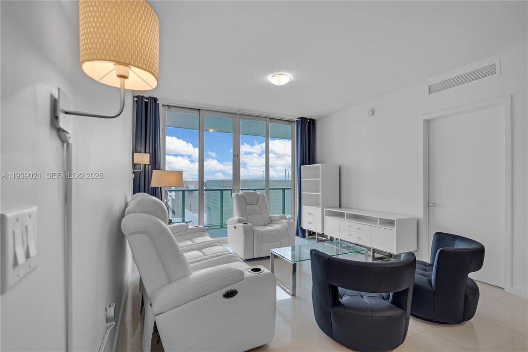 En Venta: $519,000 (3 camas, 2 baños, 1339 Pies cuadrados)