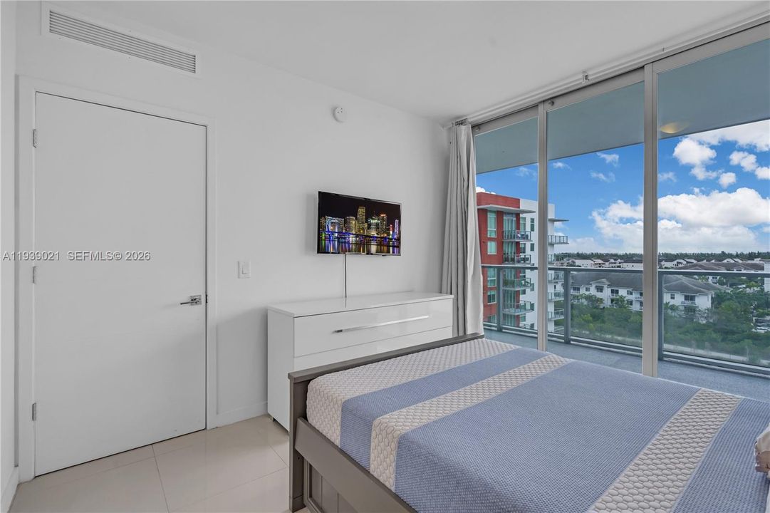 En Venta: $519,000 (3 camas, 2 baños, 1339 Pies cuadrados)