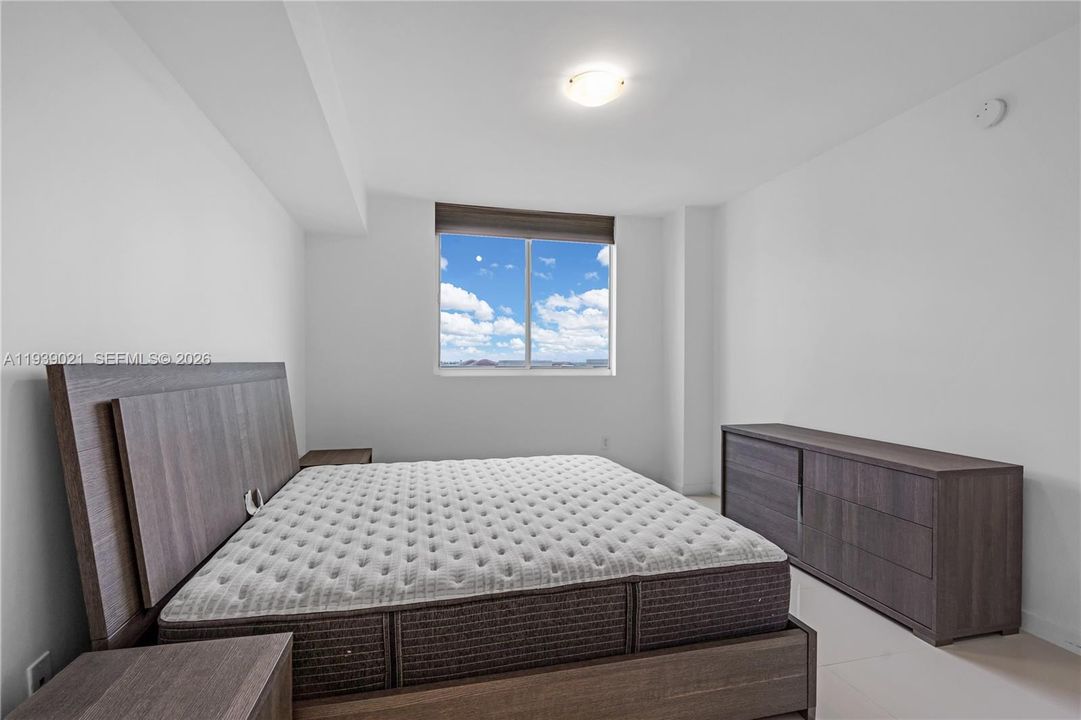 En Venta: $519,000 (3 camas, 2 baños, 1339 Pies cuadrados)