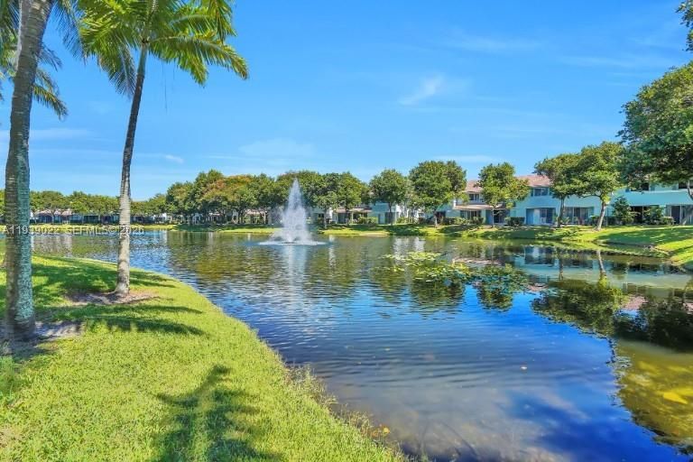 For Sale: $235,000 (2 beds, 2 baths, 1227 Square Feet)