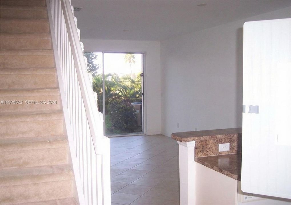 For Sale: $235,000 (2 beds, 2 baths, 1227 Square Feet)