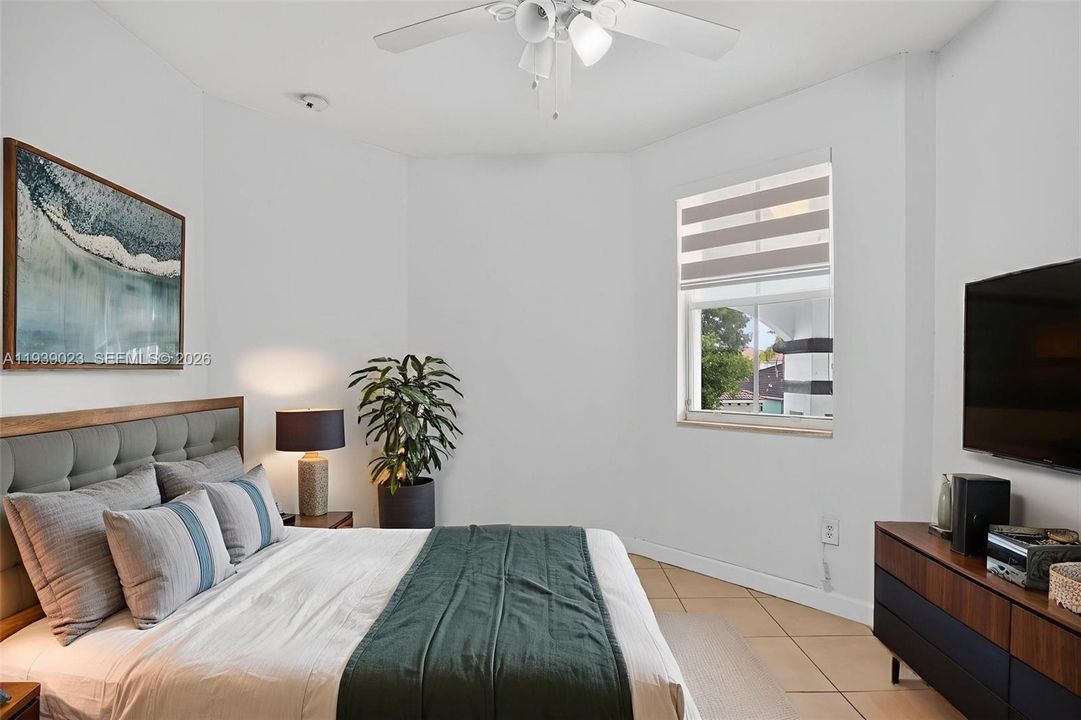 待售: $999,900 (5 贝兹, 3 浴室, 3114 平方英尺)