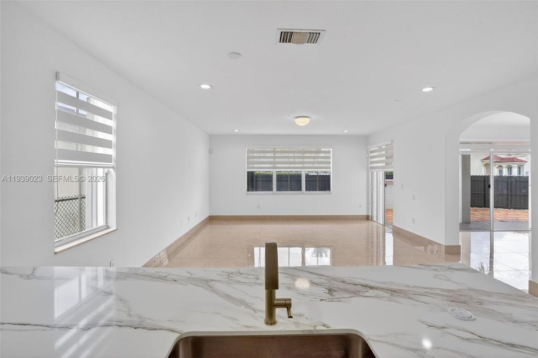 待售: $999,900 (5 贝兹, 3 浴室, 3114 平方英尺)