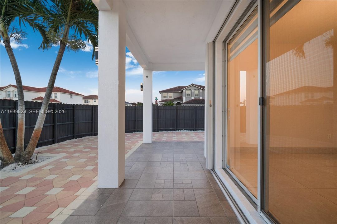 待售: $999,900 (5 贝兹, 3 浴室, 3114 平方英尺)