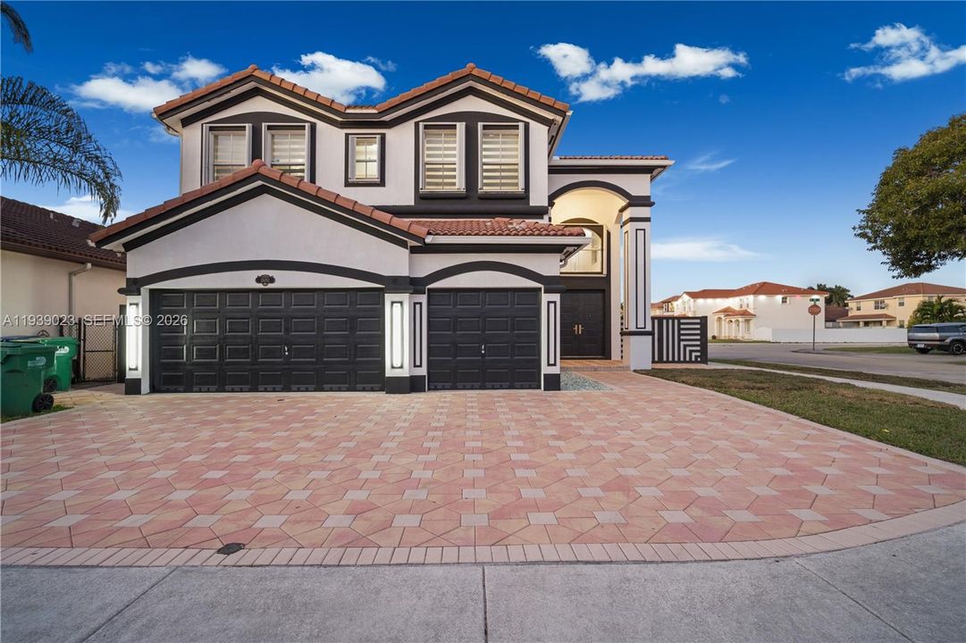 待售: $999,900 (5 贝兹, 3 浴室, 3114 平方英尺)