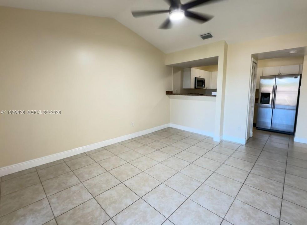 出租: $1,780 (1 贝兹, 1 浴室, 693 平方英尺)