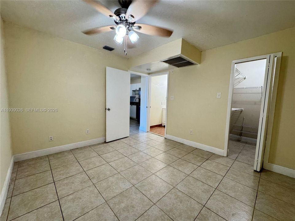 出租: $1,780 (1 贝兹, 1 浴室, 693 平方英尺)