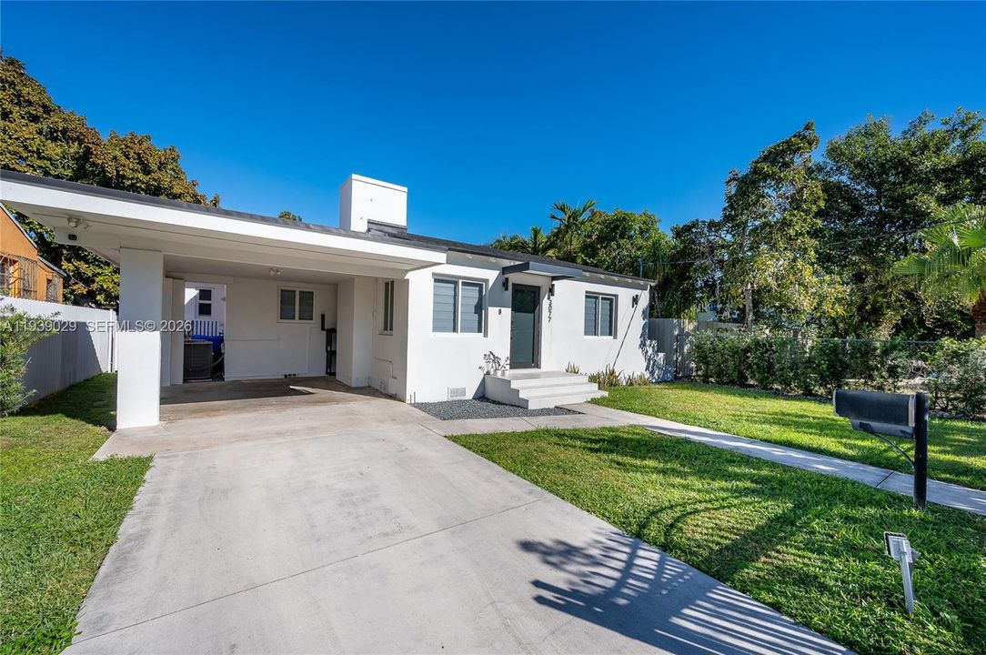 For Rent: $3,700 (3 beds, 2 baths, 1522 Square Feet)