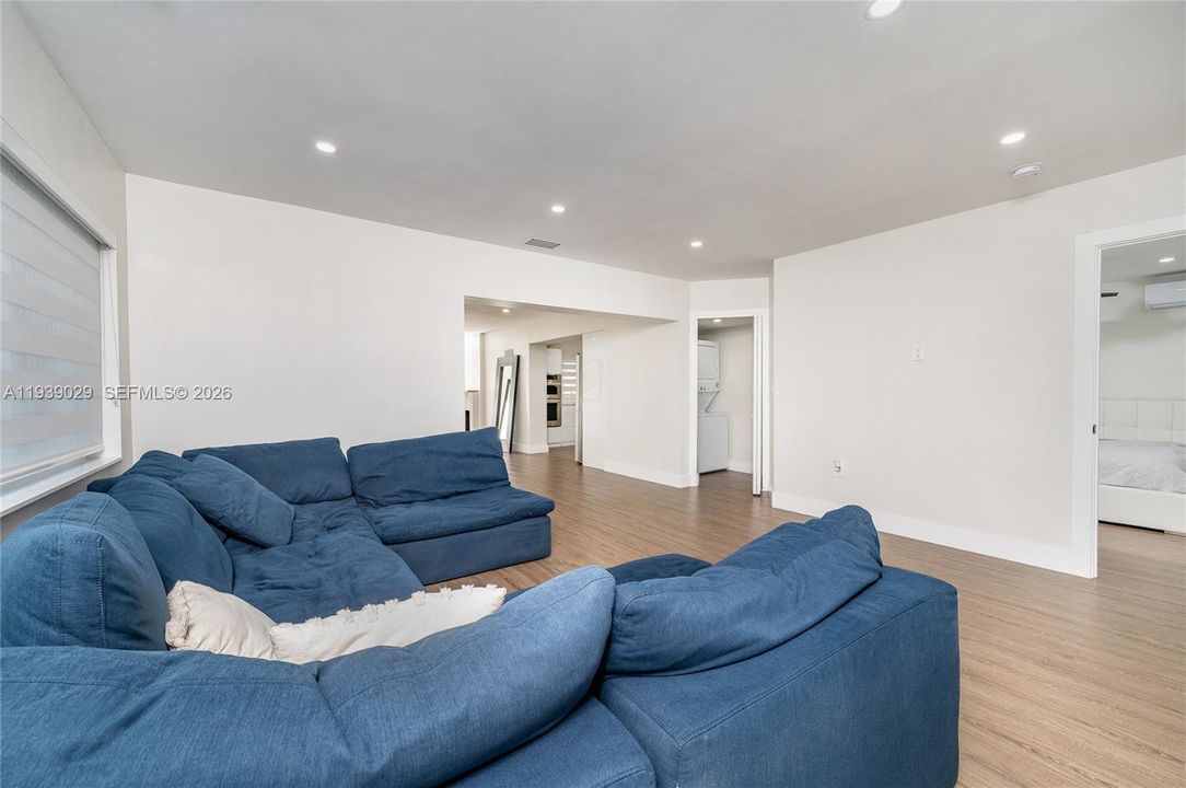 For Rent: $3,700 (3 beds, 2 baths, 1522 Square Feet)