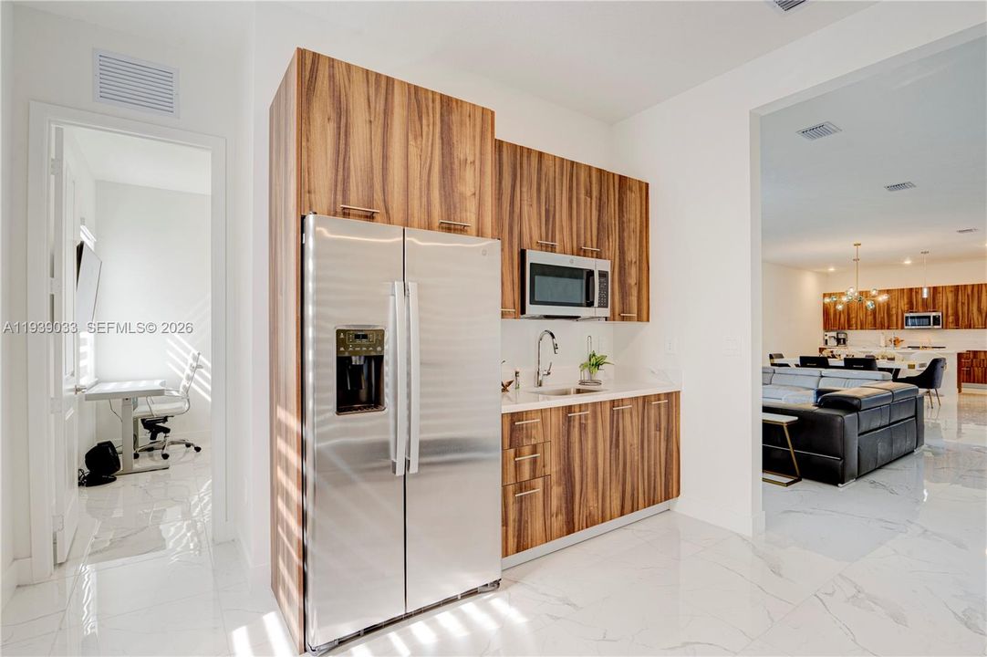 En Venta: $1,580,000 (5 camas, 4 baños, 3888 Pies cuadrados)