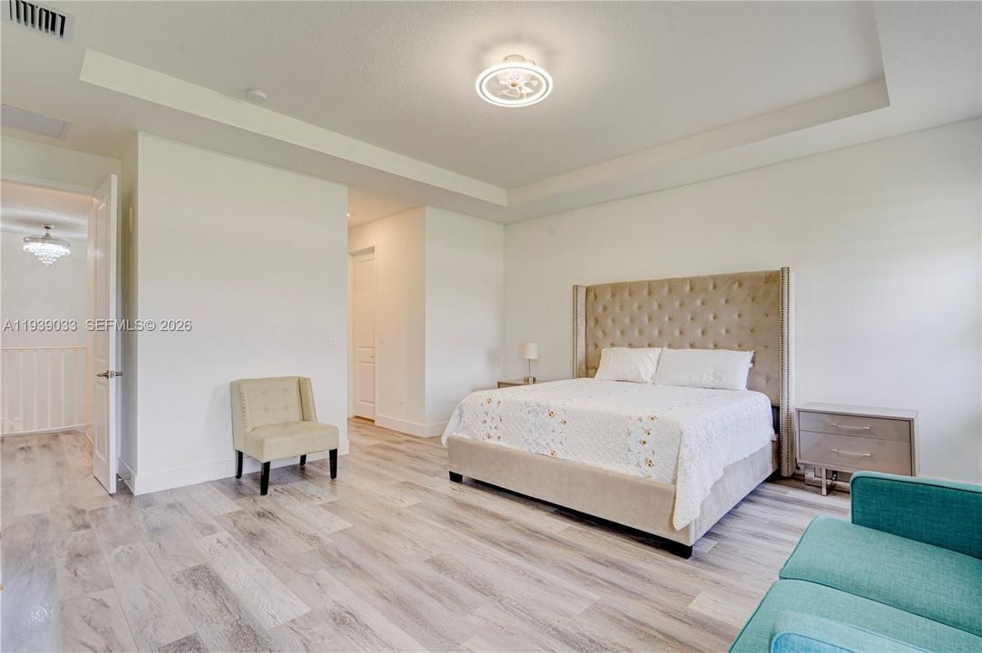 En Venta: $1,580,000 (5 camas, 4 baños, 3888 Pies cuadrados)