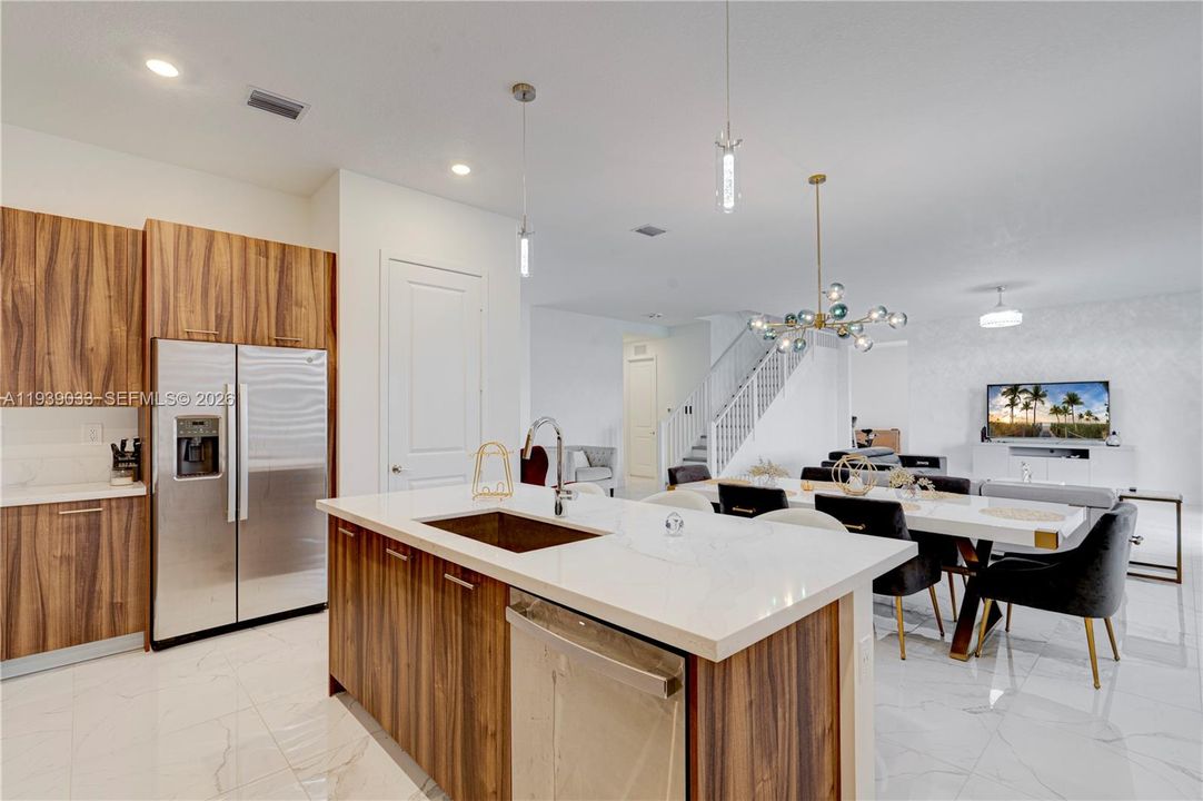 En Venta: $1,580,000 (5 camas, 4 baños, 3888 Pies cuadrados)