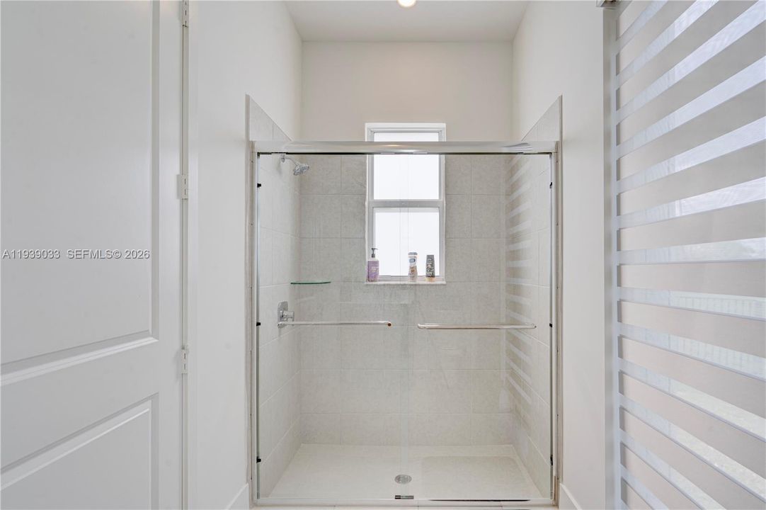 En Venta: $1,580,000 (5 camas, 4 baños, 3888 Pies cuadrados)