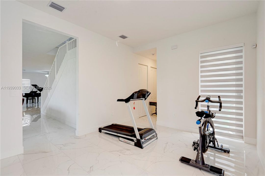 En Venta: $1,580,000 (5 camas, 4 baños, 3888 Pies cuadrados)