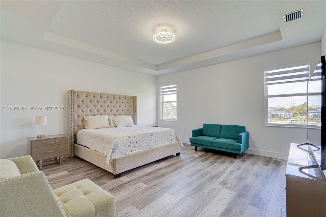 En Venta: $1,580,000 (5 camas, 4 baños, 3888 Pies cuadrados)