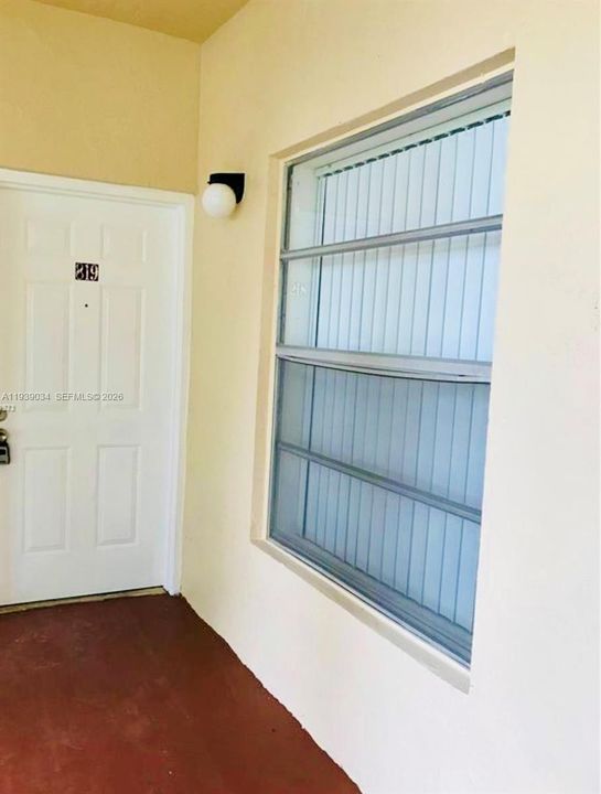 出租: $1,900 (1 贝兹, 1 浴室, 693 平方英尺)