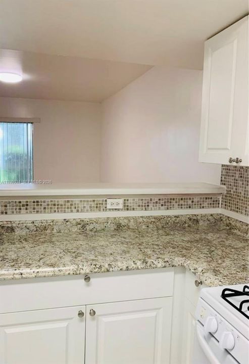 出租: $1,900 (1 贝兹, 1 浴室, 693 平方英尺)