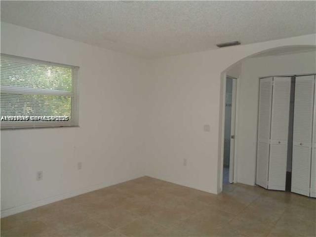 For Rent: $2,800 (3 beds, 2 baths, 1330 Square Feet)