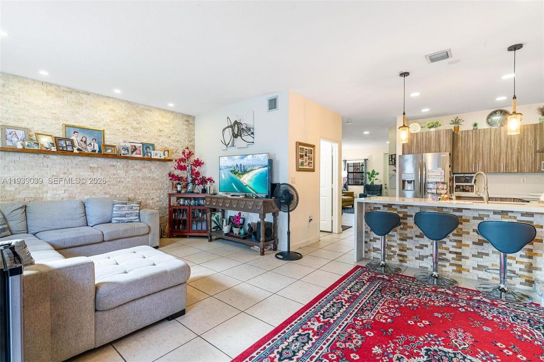 На продажу: $399,000 (3 спален, 2 ванн, 1628 Квадратных фут)