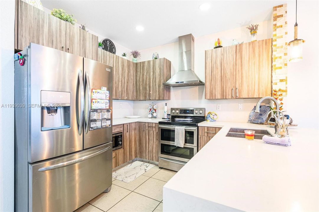 На продажу: $399,000 (3 спален, 2 ванн, 1628 Квадратных фут)