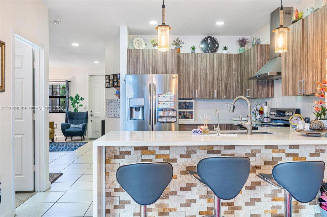 На продажу: $399,000 (3 спален, 2 ванн, 1628 Квадратных фут)