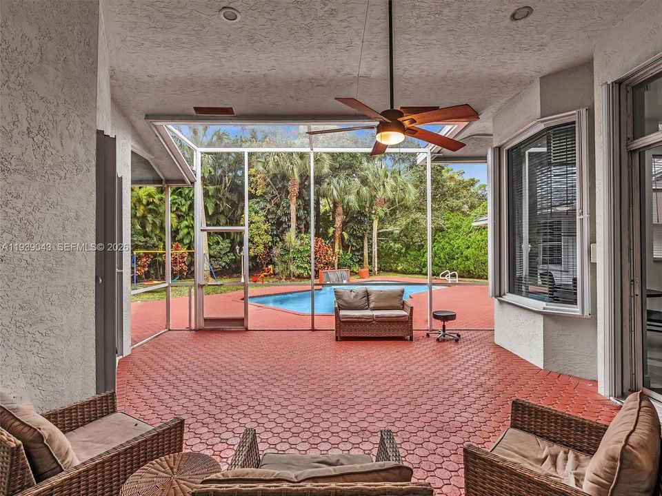 En Venta: $999,000 (5 camas, 4 baños, 3111 Pies cuadrados)