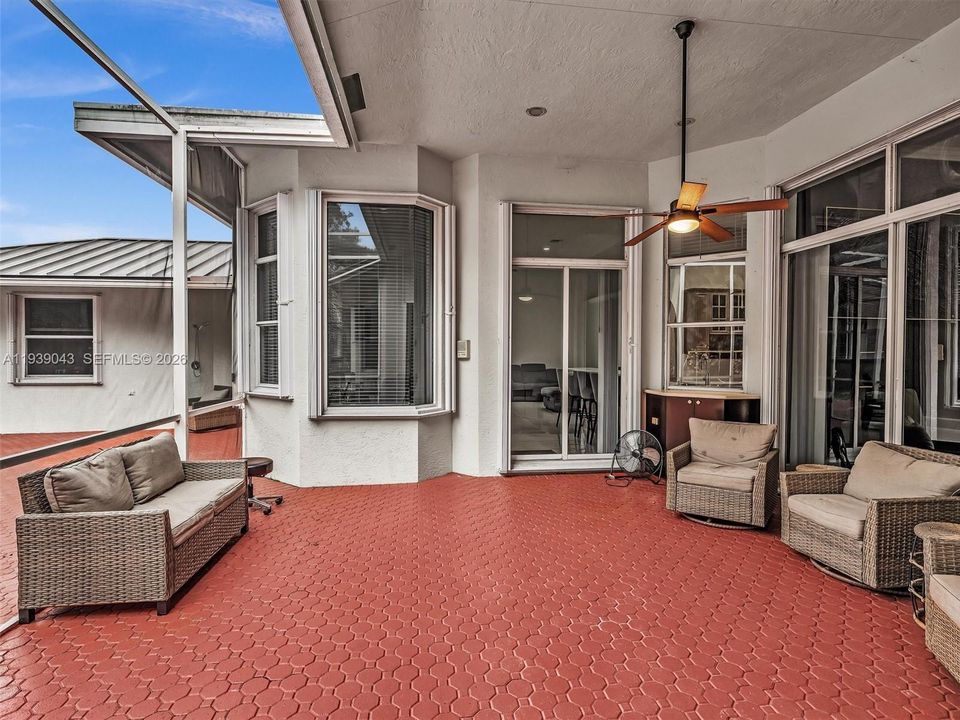 En Venta: $999,000 (5 camas, 4 baños, 3111 Pies cuadrados)