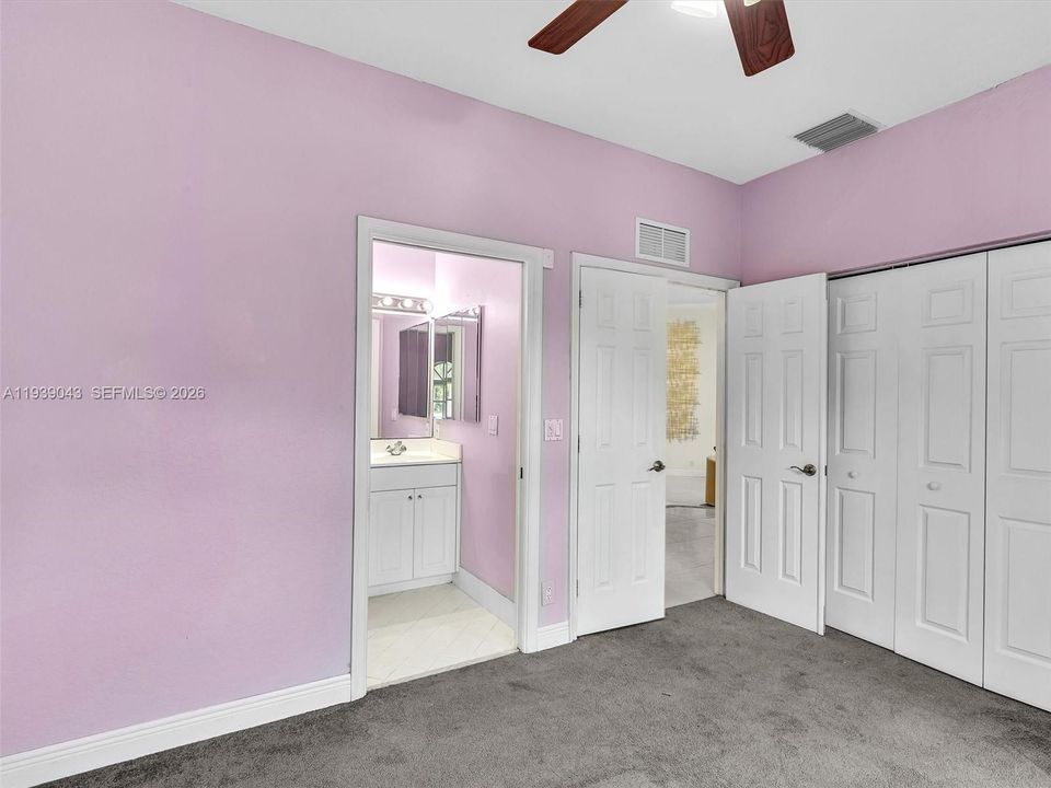 En Venta: $999,000 (5 camas, 4 baños, 3111 Pies cuadrados)