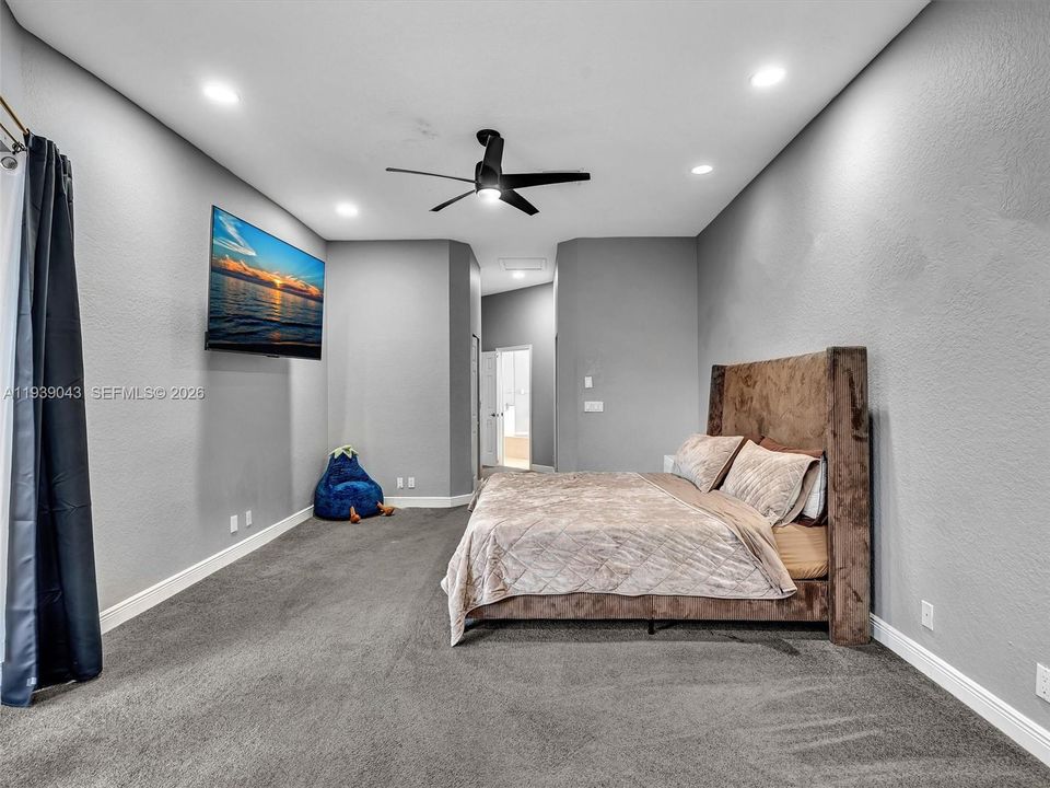 En Venta: $999,000 (5 camas, 4 baños, 3111 Pies cuadrados)