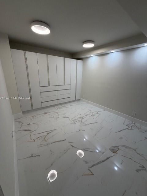 出租: $6,000 (3 贝兹, 2 浴室, 1600 平方英尺)