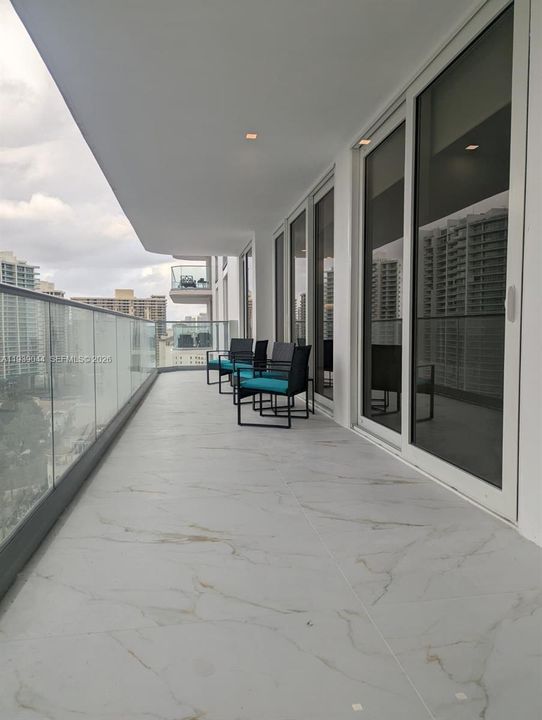 出租: $6,000 (3 贝兹, 2 浴室, 1600 平方英尺)