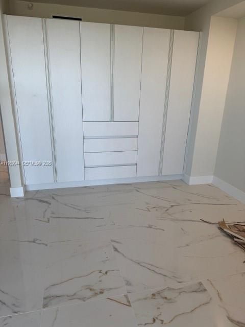 出租: $6,000 (3 贝兹, 2 浴室, 1600 平方英尺)