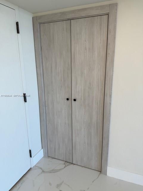 出租: $6,000 (3 贝兹, 2 浴室, 1600 平方英尺)