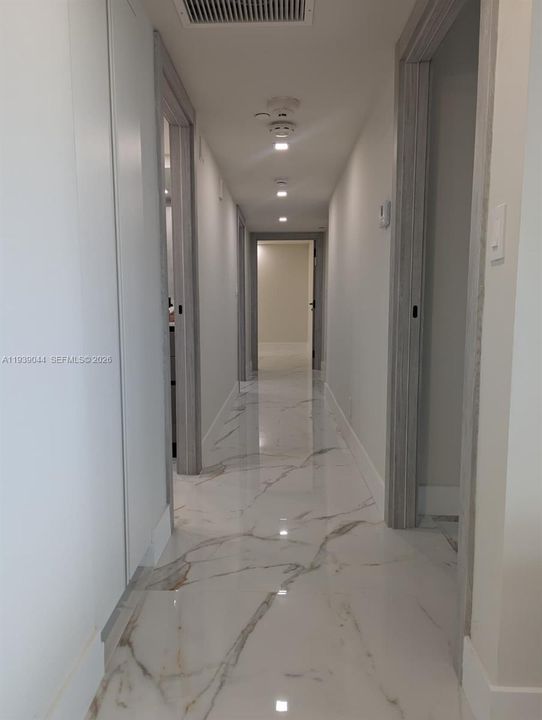 出租: $6,000 (3 贝兹, 2 浴室, 1600 平方英尺)