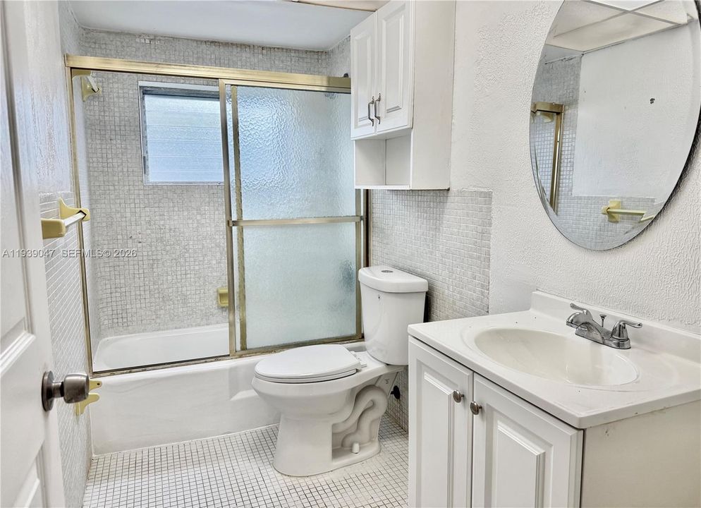 For Rent: $1,800 (1 beds, 1 baths, 991 Square Feet)