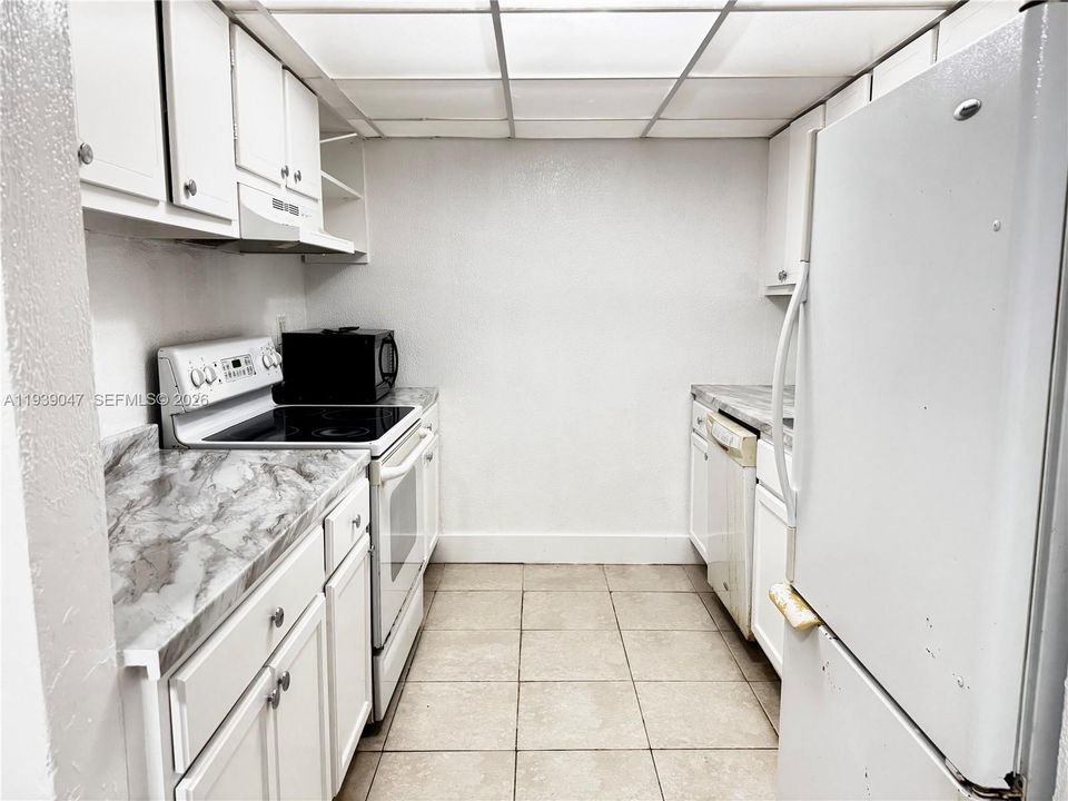 For Rent: $1,800 (1 beds, 1 baths, 991 Square Feet)