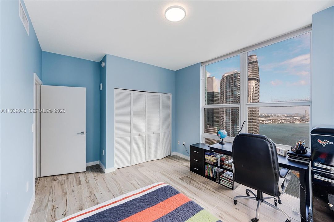 En Venta: $979,000 (3 camas, 2 baños, 1419 Pies cuadrados)